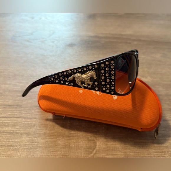 Rhinestone Horse Sunglasses Black with Montana West Orange Eyewear Case - Picture 6 of 9